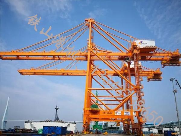 山東濟(jì)寧岸橋廠家岸橋操作方便，效率高